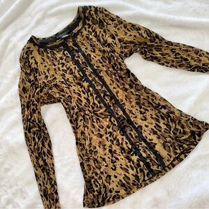 Mesh leopard cardigan with a stretch